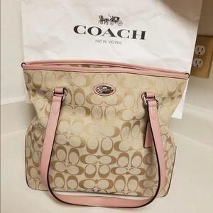 Coach Classic signature Pink Rosenberry contrast